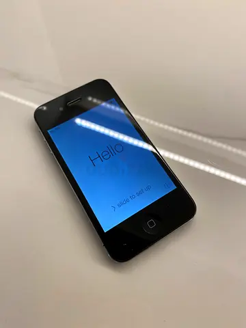Apple iPhone 4 with Charger