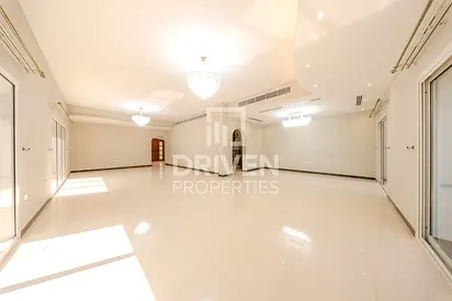 Vastu | Prime Villa with Huge Layout | Vacant