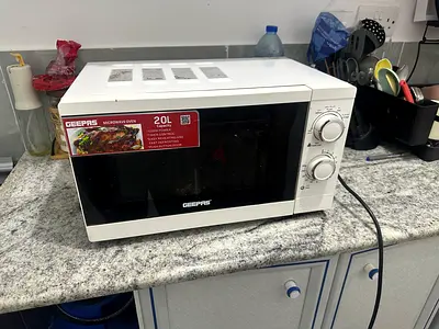 Geepas 20L Microwave Oven - Good Working Condition - FINAL PRICE!