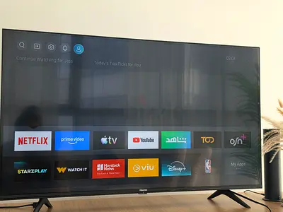 HISENSE LED SMART TV - excellent condition