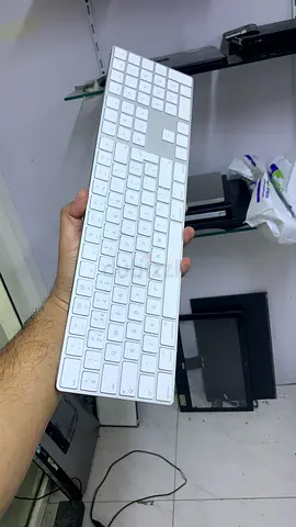 Apple magic 2 rechargeable numarical keyboard