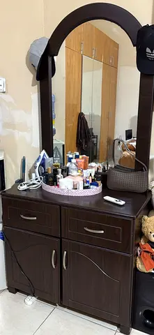 DRESSER WITH MIRROR