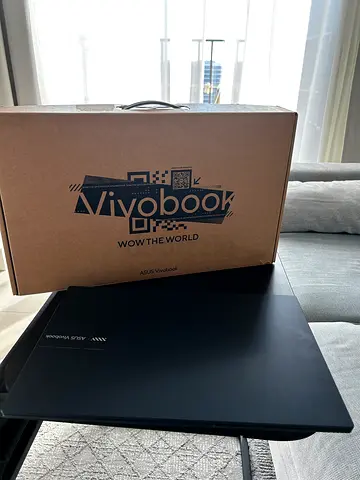 Asus Vivobook 15,6-inch Laptop, Intel Core I5, with Original Box (light used in a month).