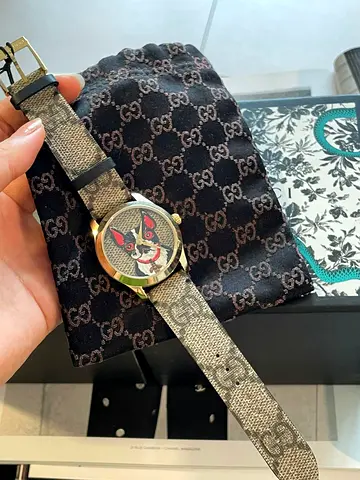 Gucci watch limited edition quartz never used
2500 aed