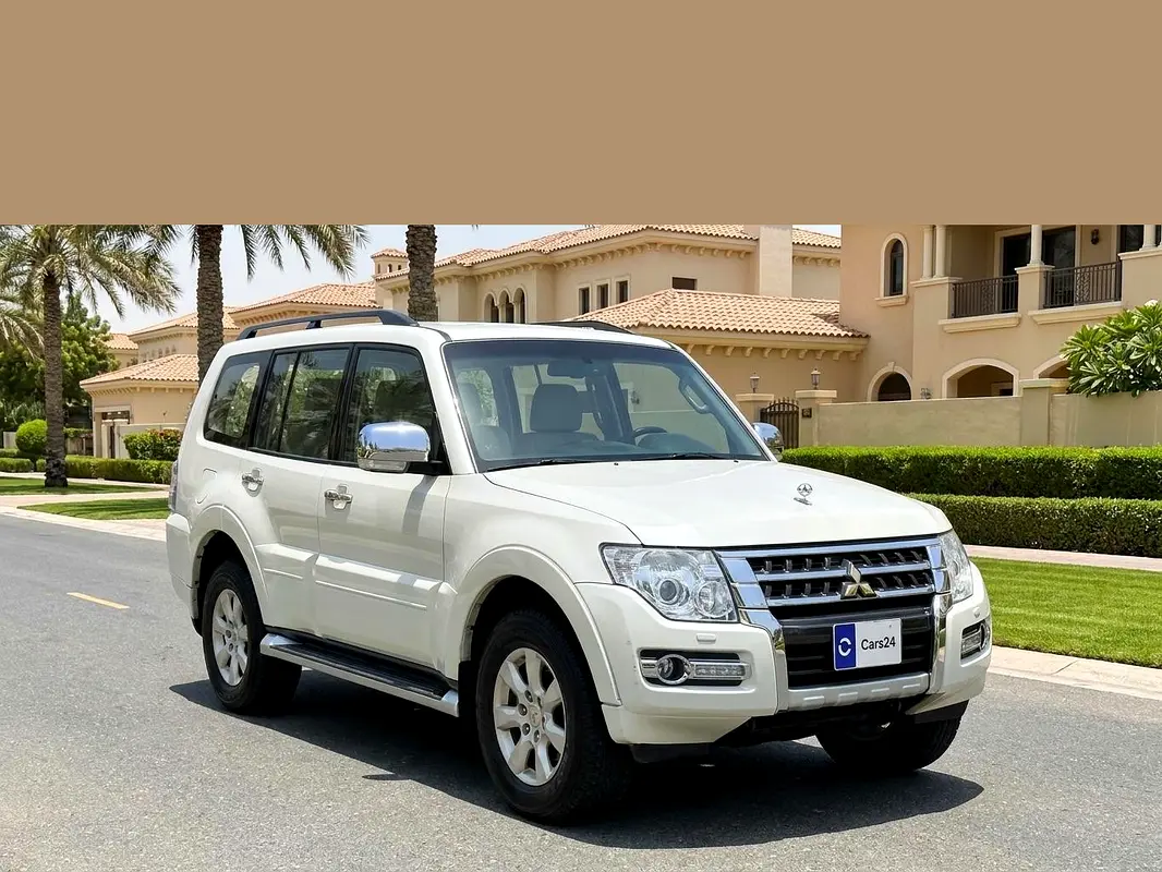 Mitsubishi Pajero 2019 — photo 1 of 13