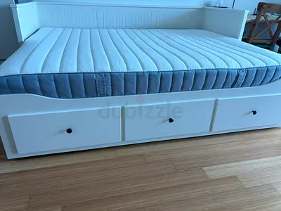 IKEA Hemnes Daybed with 3 Drawers and Mattress