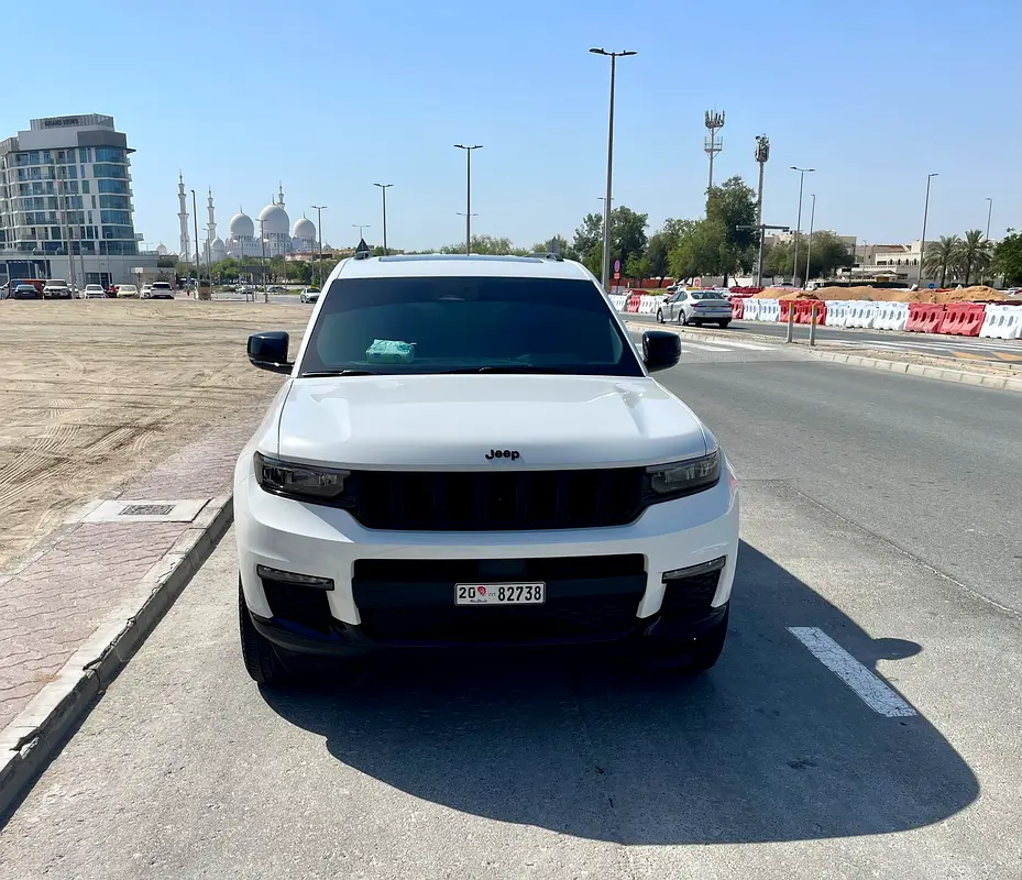Jeep Cherokee 2024 — photo 1 of 20