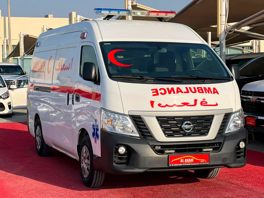 Nissan Urvan 2022 — photo 1 of 20