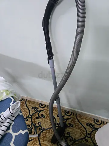 Used philips vacuum cleaner with hose and wand (working)