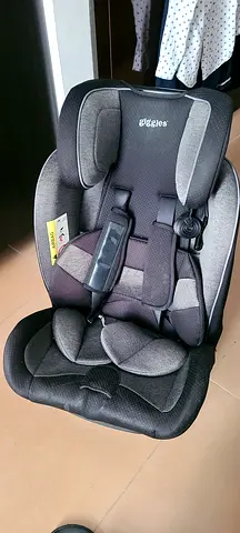 Giggles Toddler Car Seat - Grey and Black