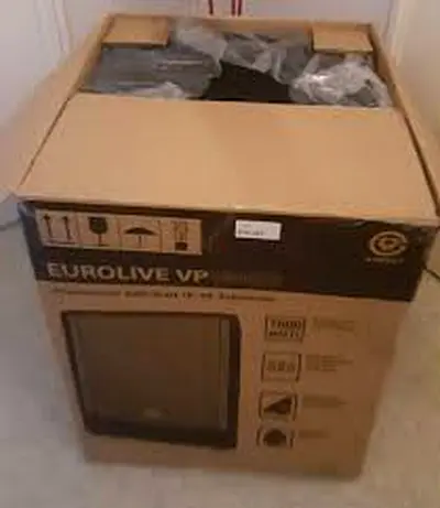 Behringer Eurolive VP1800S professional PA subwoofer