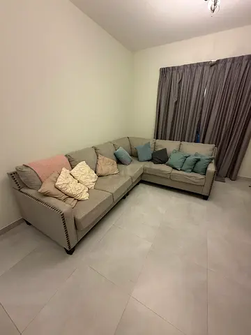 Large L-shaped fabric sectional sofa in light grey — good condition - 115cm - 93cm -290cm