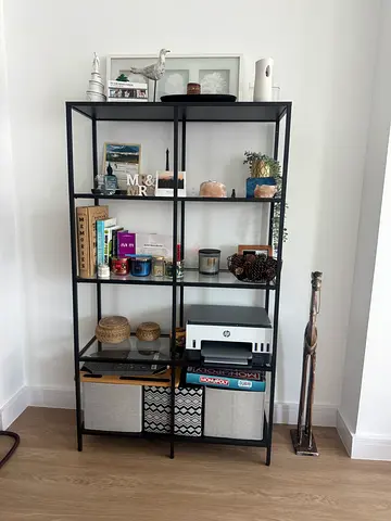 Display shelves