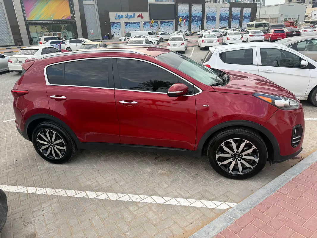 Kia Sportage 2018 — photo 1 of 8
