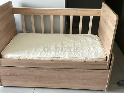 Wooden Baby Crib with Mattress - Light Oak Finish