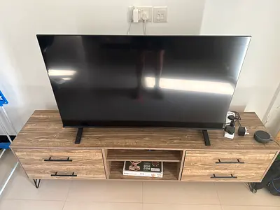 50” Toshiba Smart TV for Sale (Stand not included)