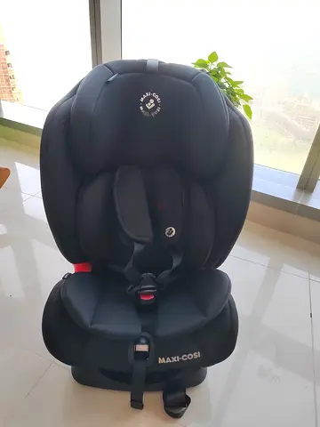Titan Maxi-Cosi Convertible Child Car Seat - (9 to 36 kg), with isofix