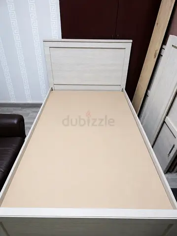 Classic XL Wooden Bed Frame bed frame (Exellent Condition)