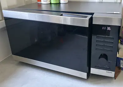 Microwave: Samsung 32L MS32DG4504ATSG (UAE version)