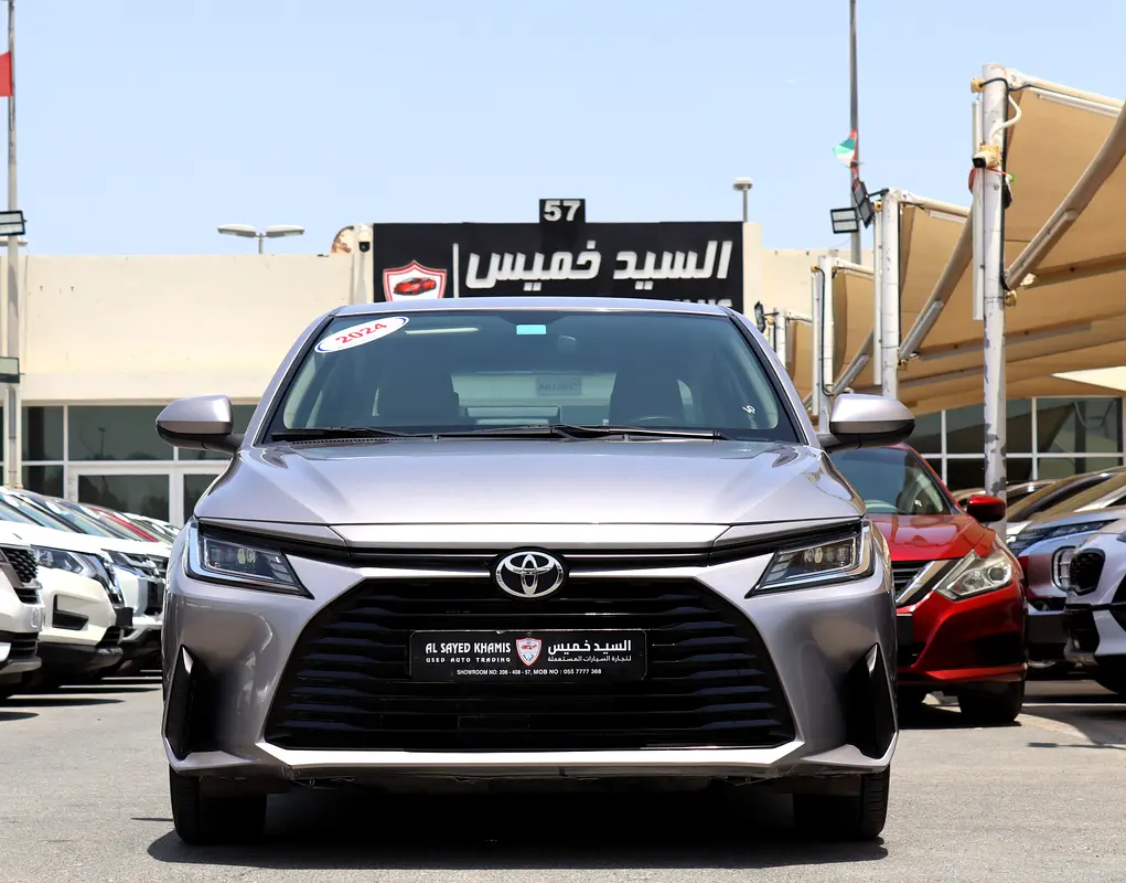 Toyota Yaris 2024 — photo 1 of 18