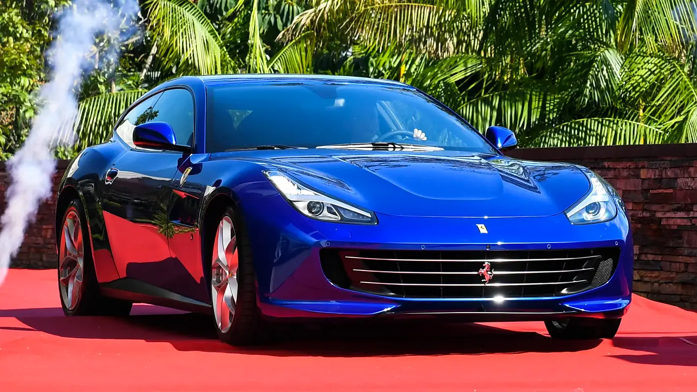 Ferrari GTC4 Lusso T 2018 — photo 1 of 3