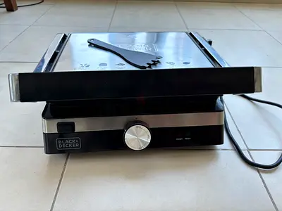 Black  Decker Electric Grill / Panini Press - Good Working Condition
