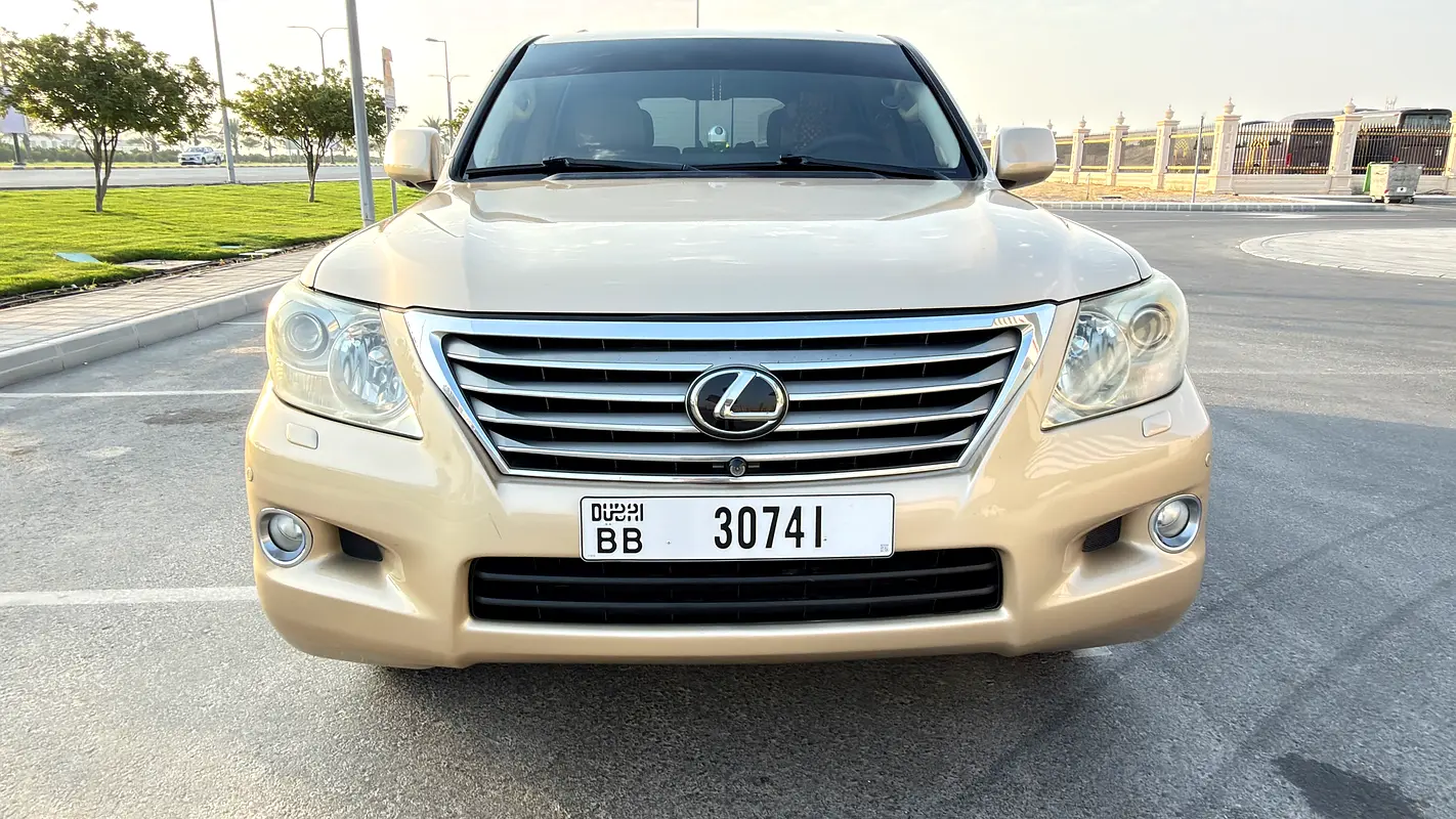 Lexus LX-Series 2011 — photo 1 of 20