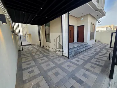 🔥 فيلا مودرن فاخرة للبيع 🔥  تملك حر لكل الجنسيات مع حق التوريث مدى الحياة! 🏡