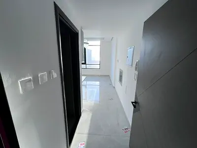 New large studio in Ajman Corniche. Bright, easy Dubai exit. AED 25k, 6 cheques.
