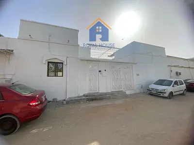 Family Villa in Al Qadisiya | 4BR + Majlis for AED 55K