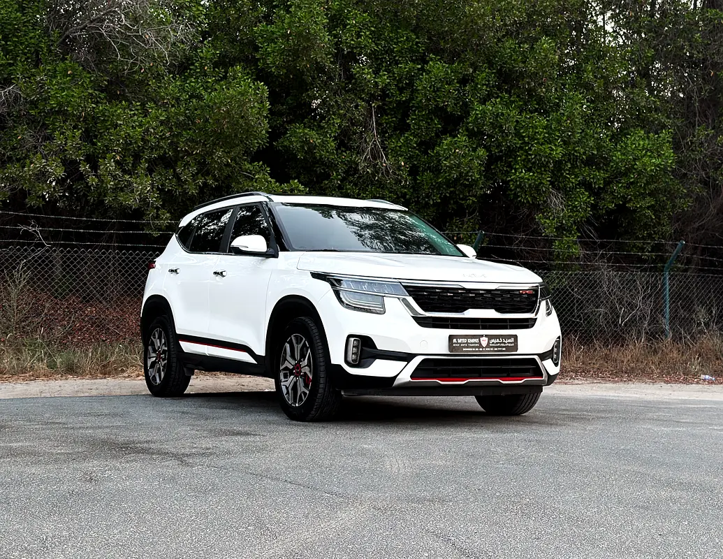 Kia Seltos 2023 — photo 1 of 20