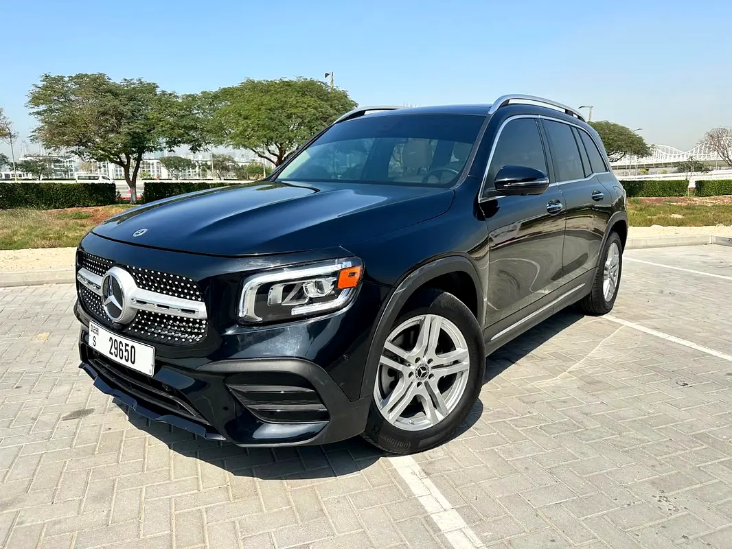 Mercedes-Benz GLB-Class 2023 — photo 1 of 15