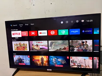TCL Android smart TV 40inch for sale..!