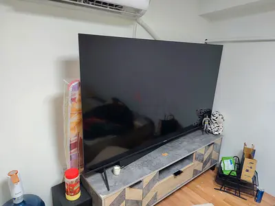 Nikai 70 inches TV