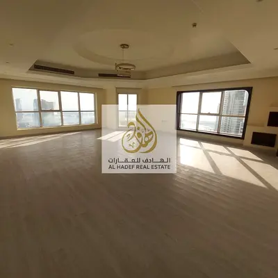 شقة 3 غرف وصالة مع غرفة خادمة للإيجار السنوي في الخان الشارقة | إطلالة مفتوحة | جيم | مسبح | باركن | تكييف