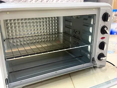 Sanford countertop electric oven / toaster in good working condition