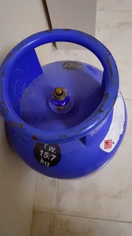 Blue LPG Gas Cylinder - 15.7 kg (Used)