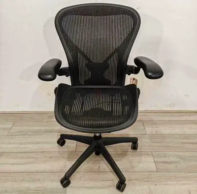 Herman miller Aeron classic size B fully loaded
