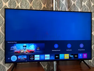 Samsung Au7000 model Television