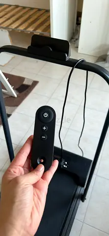 Compact foldable treadmill - light use, remote control included