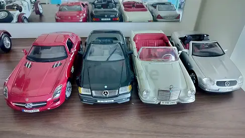 Set of 1:18 Mercedes-Benz Diecast Model Cars — Collection of 4 Classics