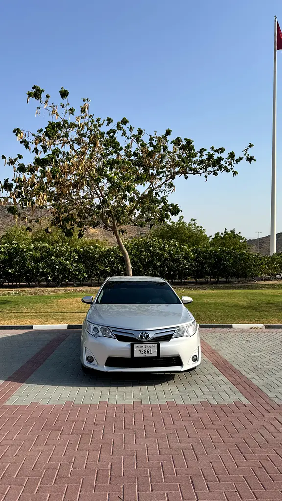 Toyota Camry 2015 — photo 1 of 11
