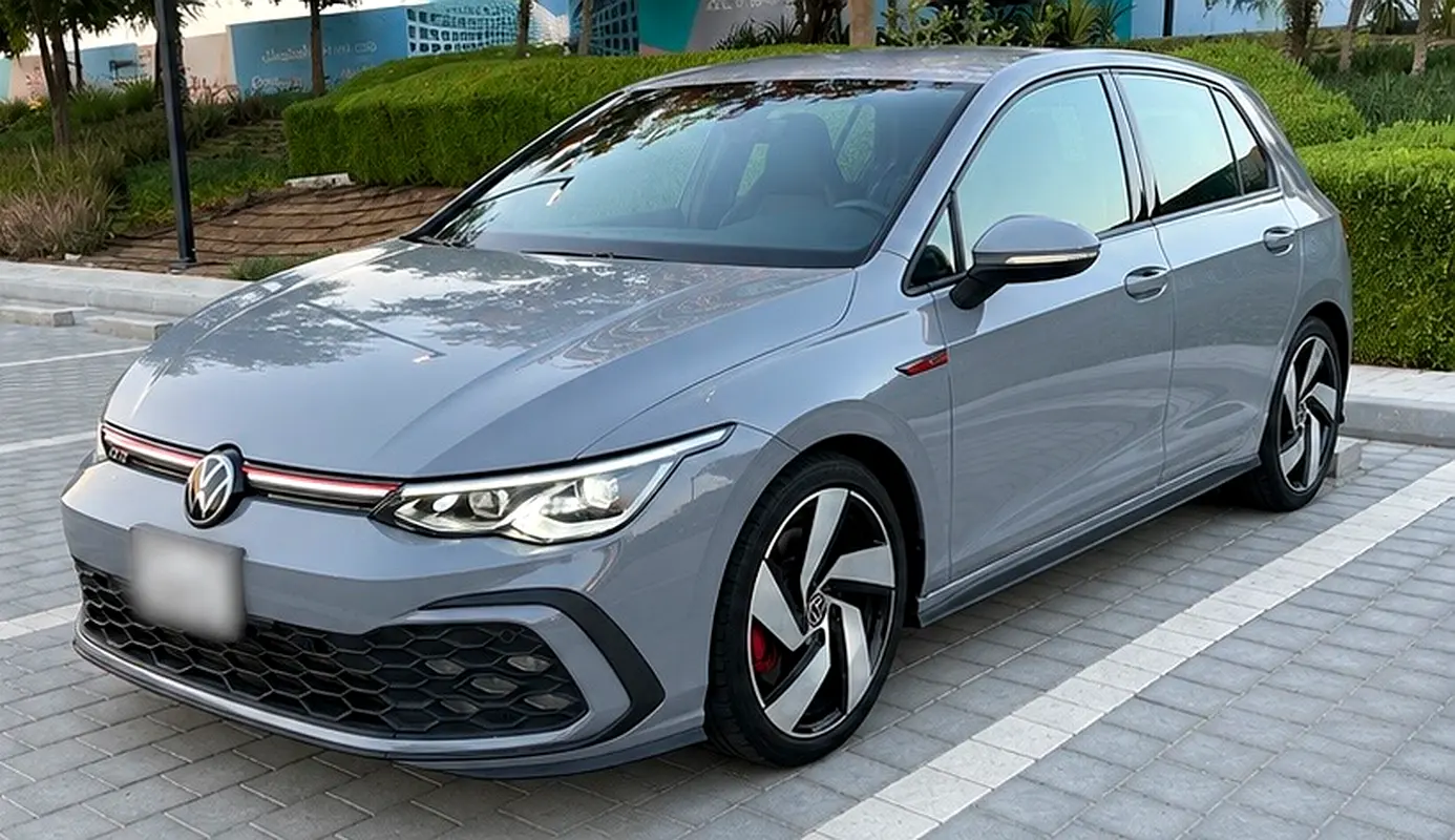 Volkswagen Golf 2024 — photo 1 of 10