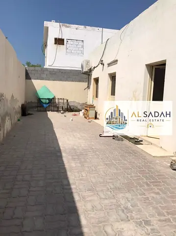 For sale: A house in Al Ghafia with 3 bedrooms, a living room, a majlis, and a kitchen. The area is 2500 sq ft. Currently rented for 30,000 QAR. Asking price: 480,000 QAR.