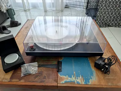 FOR SALE: Audiophile-Grade Pro-Ject Debut Carbon EVO – Satin Blue (Fully Upgraded)