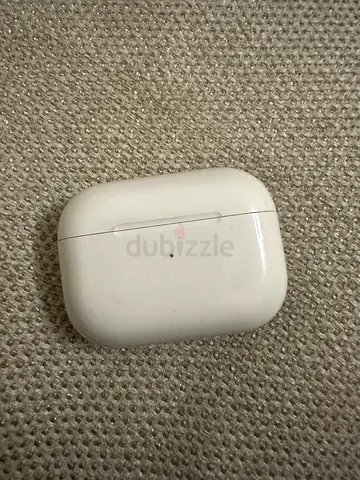 Apple AirPods with Charging Case (right side faulty - left side and case fully functional)