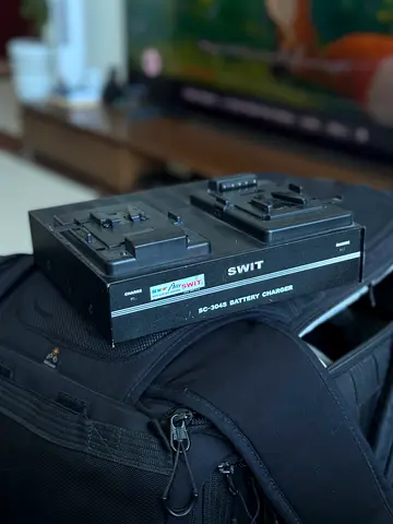 SWIT SC-3048 Dual Battery Charger (V-Mount)