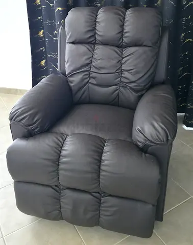 Recliner: HomeCentre Berry