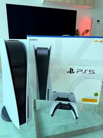 Sony PlayStation 5 Disc Edition + 2 DualSense Controllers