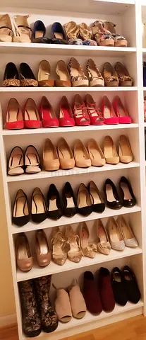 SHOE SHELVING/ DISPLAY